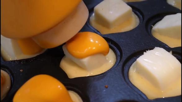 看到这么多巧克力冰淇淋挤上去,我真是太舒服了99分享给姐妹,友谊就